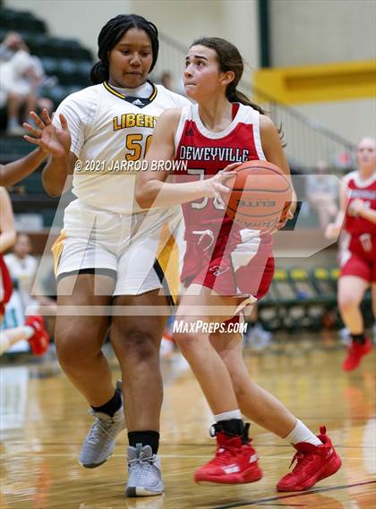 Thumbnail 2 in Deweyville vs Liberty photogallery.