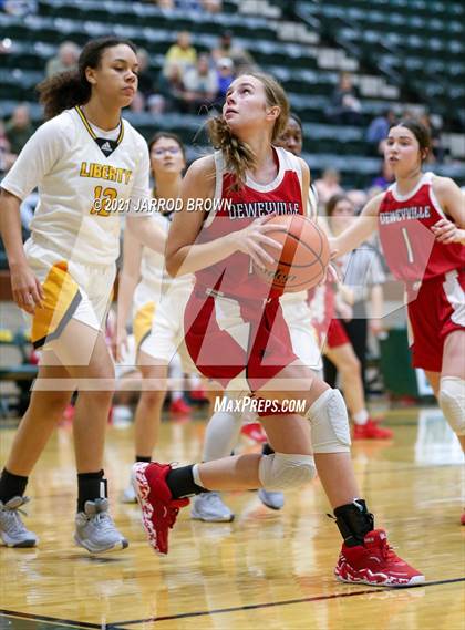 Thumbnail 2 in Deweyville vs Liberty photogallery.