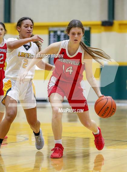 Thumbnail 3 in Deweyville vs Liberty photogallery.