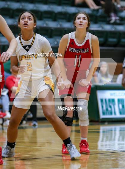 Thumbnail 1 in Deweyville vs Liberty photogallery.