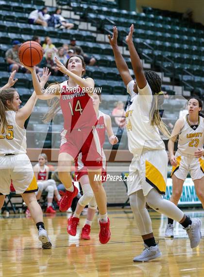 Thumbnail 1 in Deweyville vs Liberty photogallery.