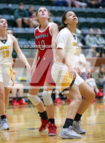 Thumbnail 2 in Deweyville vs Liberty photogallery.