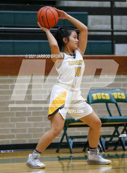 Thumbnail 3 in Deweyville vs Liberty photogallery.