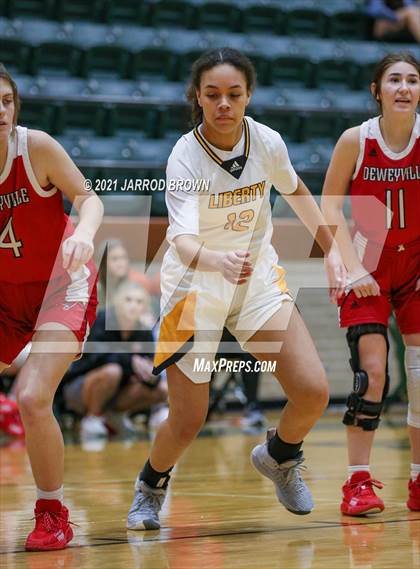 Thumbnail 2 in Deweyville vs Liberty photogallery.