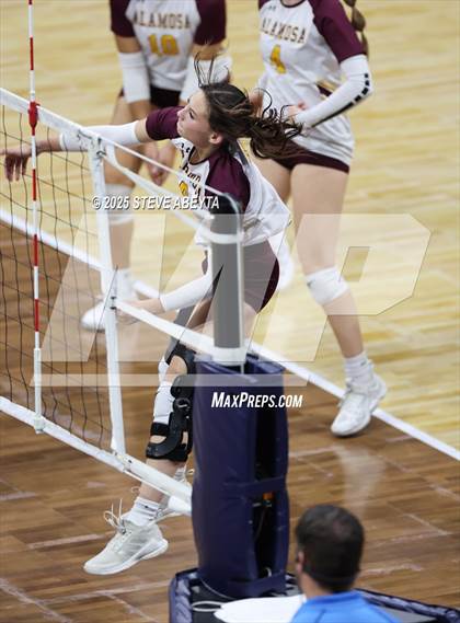 Thumbnail 1 in Alamosa vs. Village (CHSAA 3A Third Round) photogallery.