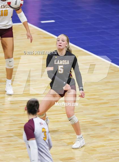 Thumbnail 2 in Alamosa vs. Village (CHSAA 3A Third Round) photogallery.