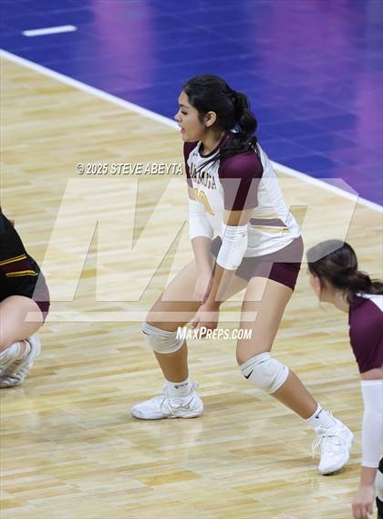 Thumbnail 1 in Alamosa vs. Village (CHSAA 3A Third Round) photogallery.
