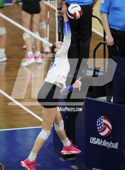 Thumbnail 3 in Alamosa vs. Village (CHSAA 3A Third Round) photogallery.