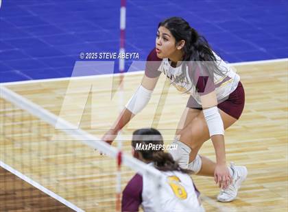 Thumbnail 2 in Alamosa vs. Village (CHSAA 3A Third Round) photogallery.