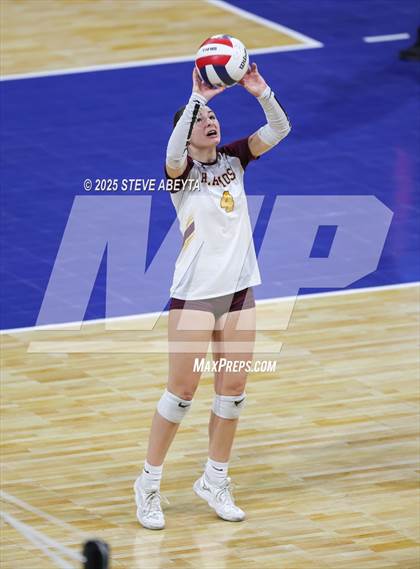 Thumbnail 1 in Alamosa vs. Village (CHSAA 3A Third Round) photogallery.