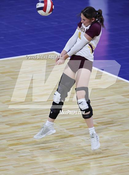 Thumbnail 3 in Alamosa vs. Village (CHSAA 3A Third Round) photogallery.