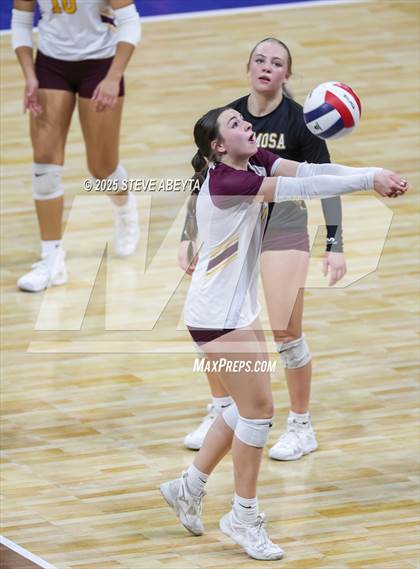 Thumbnail 2 in Alamosa vs. Village (CHSAA 3A Third Round) photogallery.