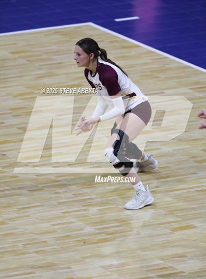 Thumbnail 3 in Alamosa vs. Village (CHSAA 3A Third Round) photogallery.