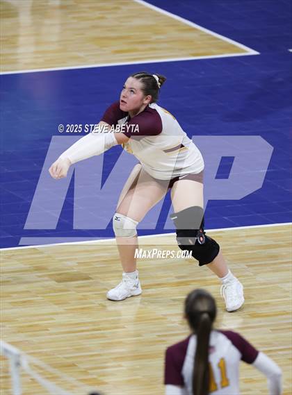 Thumbnail 3 in Alamosa vs. Village (CHSAA 3A Third Round) photogallery.