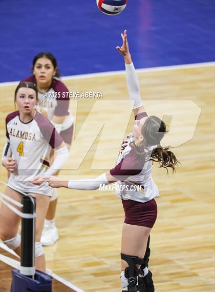 Thumbnail 2 in Alamosa vs. Village (CHSAA 3A Third Round) photogallery.