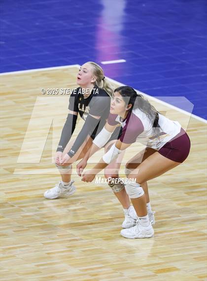 Thumbnail 3 in Alamosa vs. Village (CHSAA 3A Third Round) photogallery.