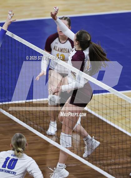 Thumbnail 1 in Alamosa vs. Village (CHSAA 3A Third Round) photogallery.