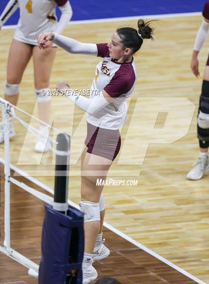 Thumbnail 2 in Alamosa vs. Village (CHSAA 3A Third Round) photogallery.