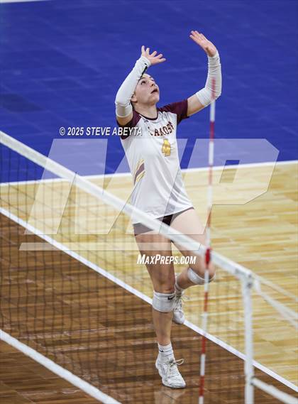 Thumbnail 3 in Alamosa vs. Village (CHSAA 3A Third Round) photogallery.