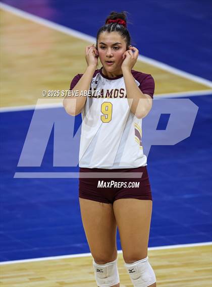 Thumbnail 3 in Alamosa vs. Village (CHSAA 3A Third Round) photogallery.