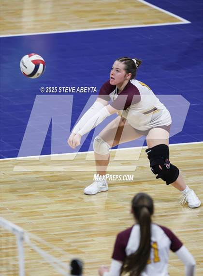 Thumbnail 1 in Alamosa vs. Village (CHSAA 3A Third Round) photogallery.