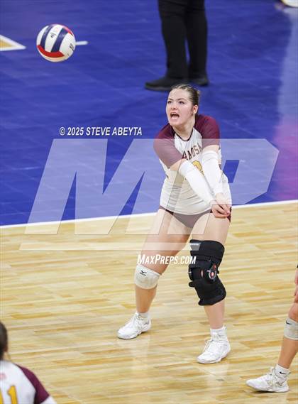 Thumbnail 3 in Alamosa vs. Village (CHSAA 3A Third Round) photogallery.