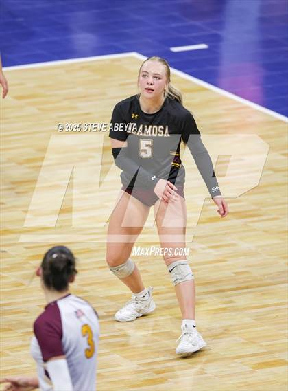 Thumbnail 3 in Alamosa vs. Village (CHSAA 3A Third Round) photogallery.