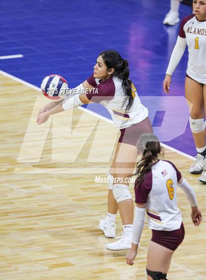 Thumbnail 3 in Alamosa vs. Village (CHSAA 3A Third Round) photogallery.