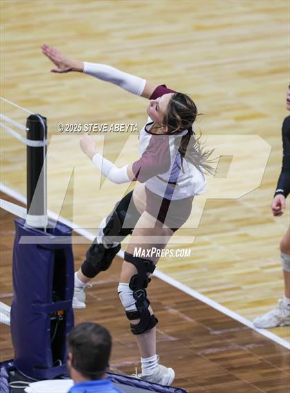 Thumbnail 3 in Alamosa vs. Village (CHSAA 3A Third Round) photogallery.