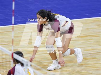 Thumbnail 1 in Alamosa vs. Village (CHSAA 3A Third Round) photogallery.