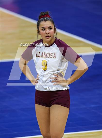 Thumbnail 1 in Alamosa vs. Village (CHSAA 3A Third Round) photogallery.