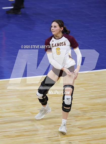 Thumbnail 2 in Alamosa vs. Village (CHSAA 3A Third Round) photogallery.