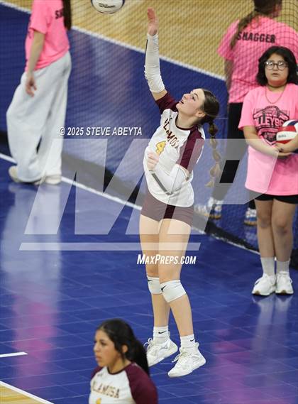 Thumbnail 1 in Alamosa vs. Village (CHSAA 3A Third Round) photogallery.