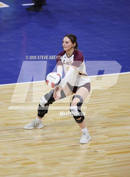 Thumbnail 3 in Alamosa vs. Village (CHSAA 3A Third Round) photogallery.