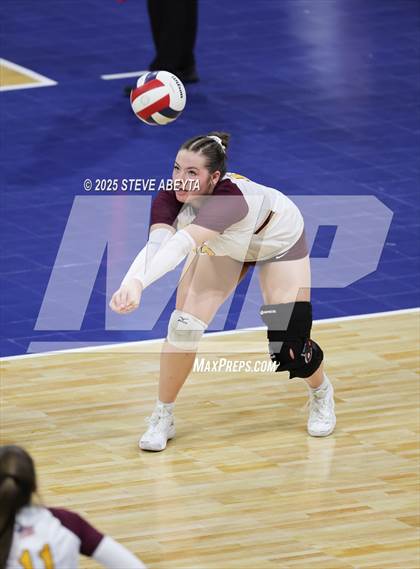 Thumbnail 3 in Alamosa vs. Village (CHSAA 3A Third Round) photogallery.