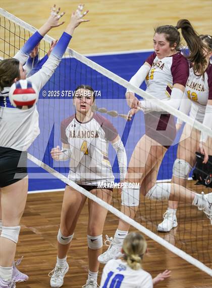 Thumbnail 3 in Alamosa vs. Village (CHSAA 3A Third Round) photogallery.