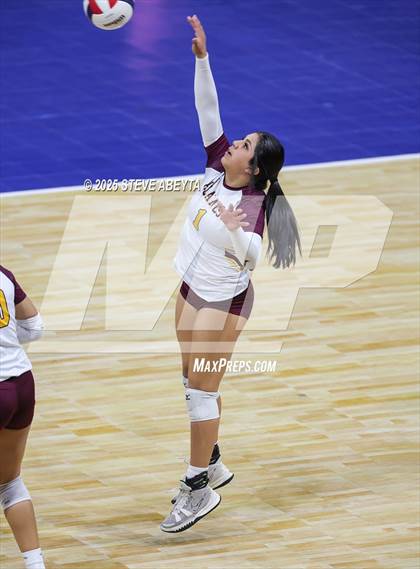 Thumbnail 1 in Alamosa vs. Village (CHSAA 3A Third Round) photogallery.