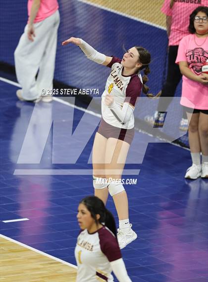 Thumbnail 2 in Alamosa vs. Village (CHSAA 3A Third Round) photogallery.