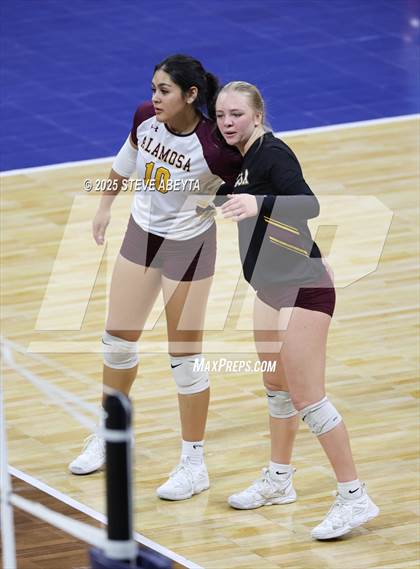 Thumbnail 3 in Alamosa vs. Village (CHSAA 3A Third Round) photogallery.