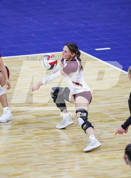 Thumbnail 1 in Alamosa vs. Village (CHSAA 3A Third Round) photogallery.