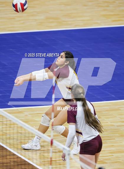 Thumbnail 1 in Alamosa vs. Village (CHSAA 3A Third Round) photogallery.