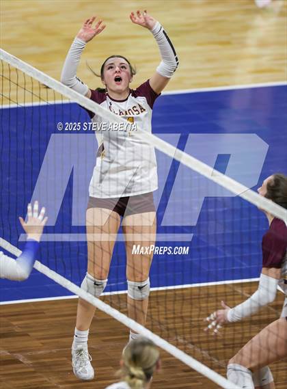 Thumbnail 2 in Alamosa vs. Village (CHSAA 3A Third Round) photogallery.