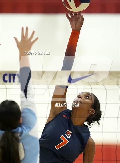 Thumbnail 1 in West Springfield vs. Yorktown photogallery.