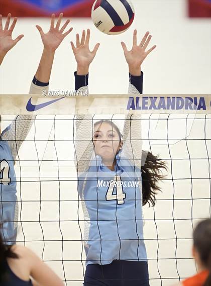 Thumbnail 2 in West Springfield vs. Yorktown photogallery.