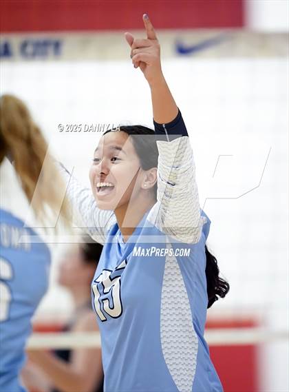 Thumbnail 2 in West Springfield vs. Yorktown photogallery.