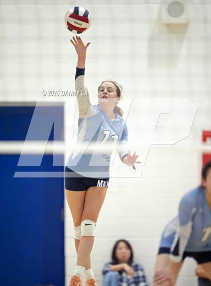 Thumbnail 3 in West Springfield vs. Yorktown photogallery.