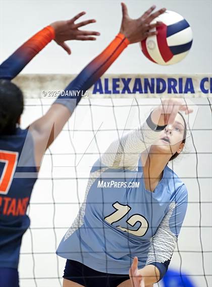 Thumbnail 3 in West Springfield vs. Yorktown photogallery.