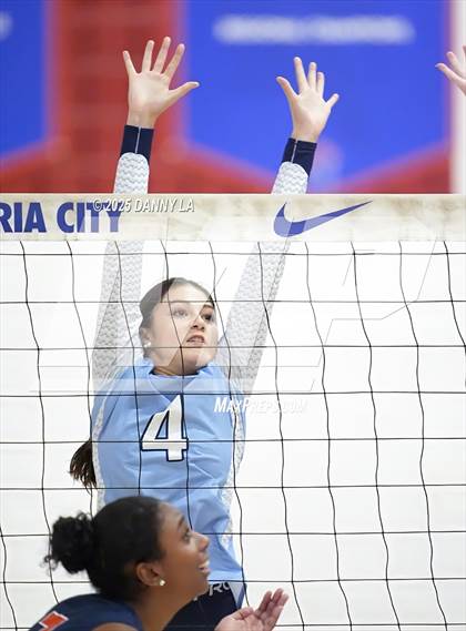 Thumbnail 2 in West Springfield vs. Yorktown photogallery.
