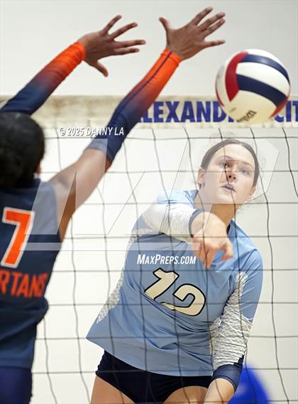 Thumbnail 1 in West Springfield vs. Yorktown photogallery.