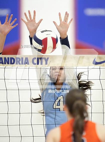Thumbnail 2 in West Springfield vs. Yorktown photogallery.